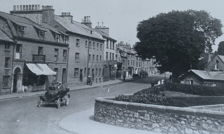 Street With Car 1910