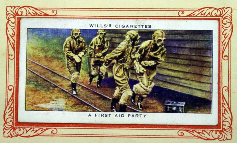 Cigarette Card In War Gas First Aid