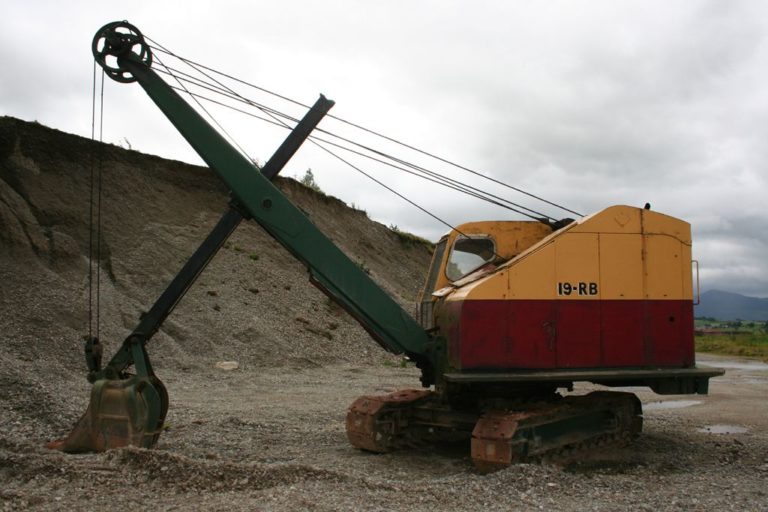 Excavators 17 Threlkeld Quarry