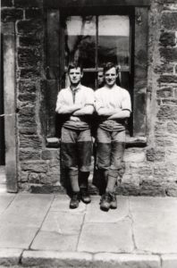 Little Twins Pit Clothes Tant Left Harry Right